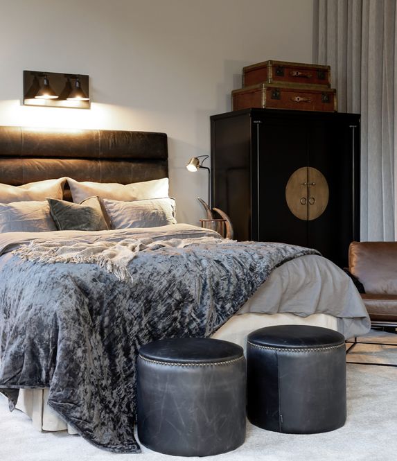 Hovedbilde NICE Black leather 46x60cm h  7523-432