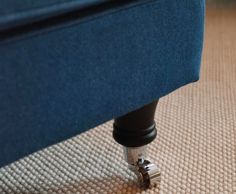 Howard lenestol i lekkert blått jeans stoff fra Ralph Lauren