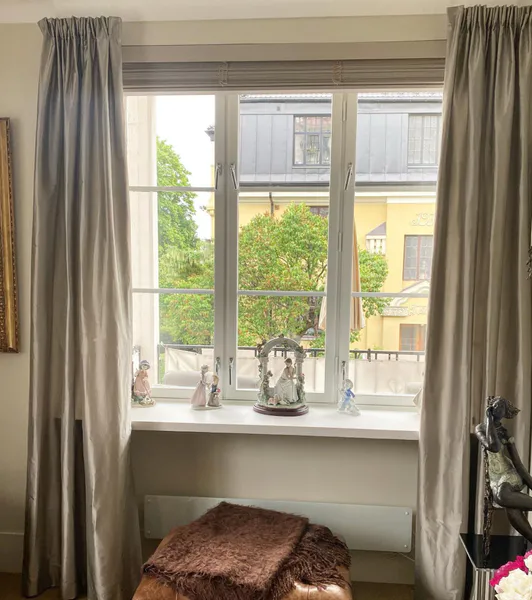 Hovedbilde Gardiner i silke Lucerne fra Colefax& Fowler