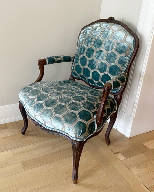 Hovedbilde Barokk stol trukket i lekkert stoff fra Designers ...