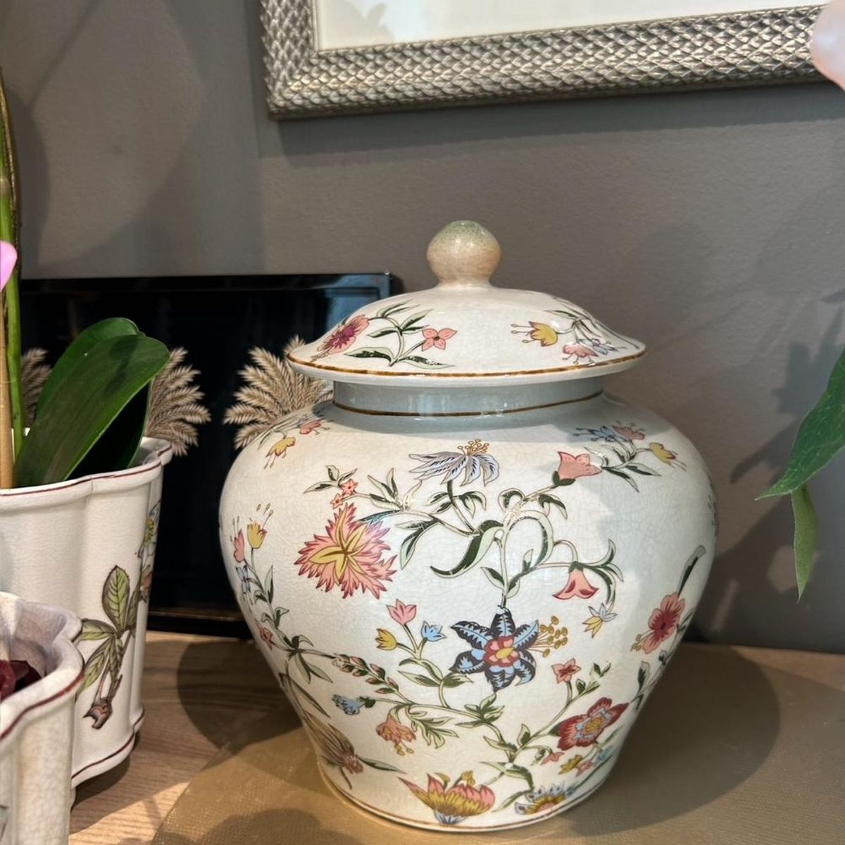 TEMPLE JAR, CHUBBY, COL FLOWER