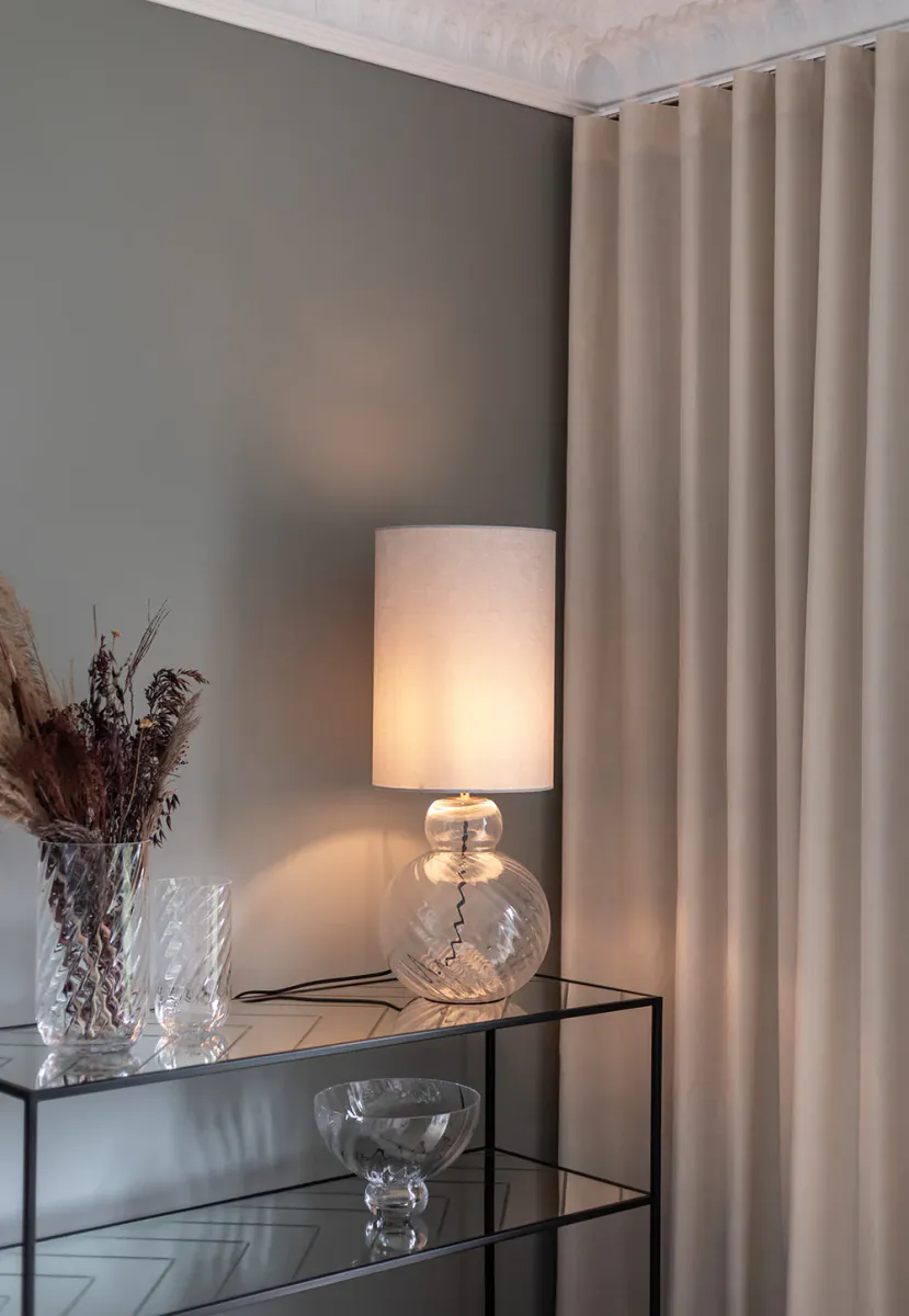 Lily Bordlampe - Klar Swirl 2134